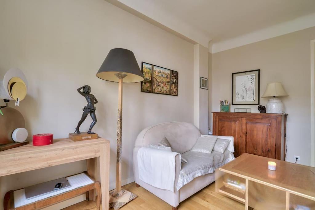 Calme A Buttes-chaumont Apartment Paris