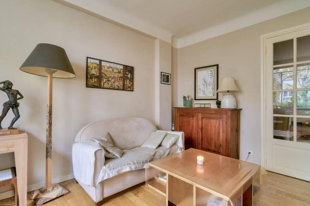 Calme A Buttes-chaumont Apartment